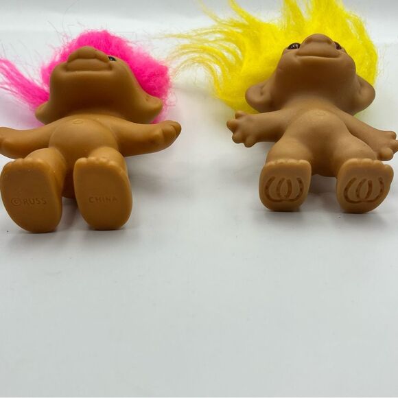 Vintage set of 2 1990s yellow and pink hair troll doll - Picture 5 of 8